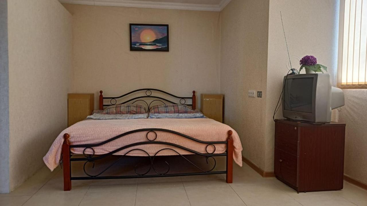 Hotel By The Sea Rozetta Sukhumi Exterior foto