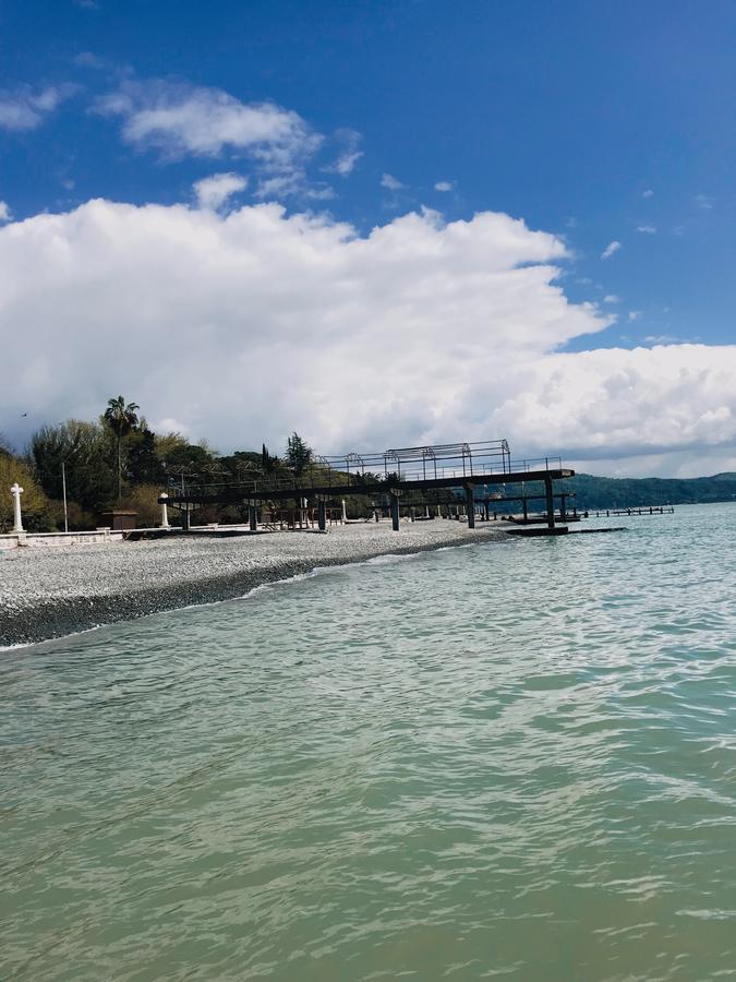 Hotel By The Sea Rozetta Sukhumi Exterior foto